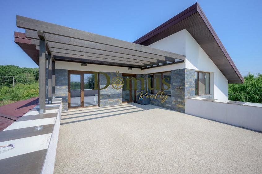 Vila Pasiva | Panouri Fotovoltaice | Vedere Lac Balotesti - 2