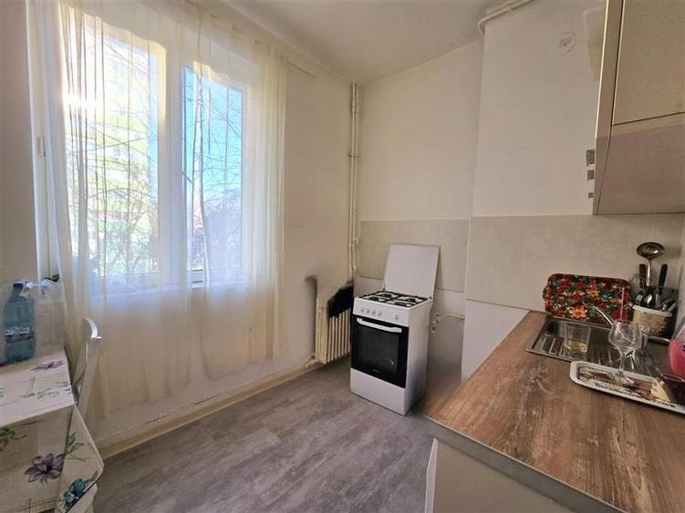 AP.2 CAM.DECOM, ET.2/3 BOXA BLOC RUSESC BUCURESTII NOI METROU BAZILESCU - 16