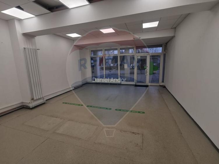 DE INCHIRIAT - Spatiu comercial cu vitrina stradala, Baia Mare
