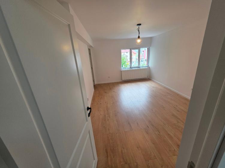 Închiriez spatiu comercial / locuință  - 6