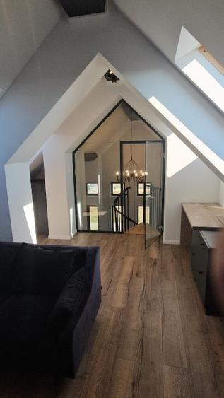 Apartament cu 4 camere decomandat, mobilat în Odăi