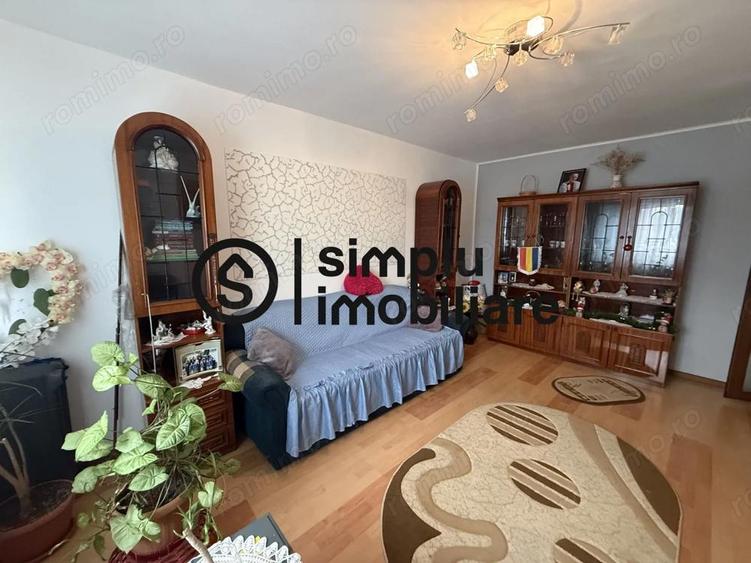 3 decomandate, et 2/4, 1 Mai - 140 000 Euro - 1