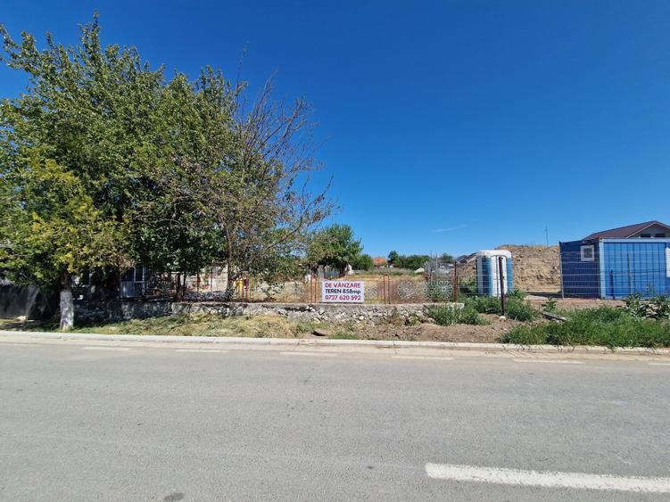 Corbu - Teren intravilan 885mp intre case - 39000euro - 4