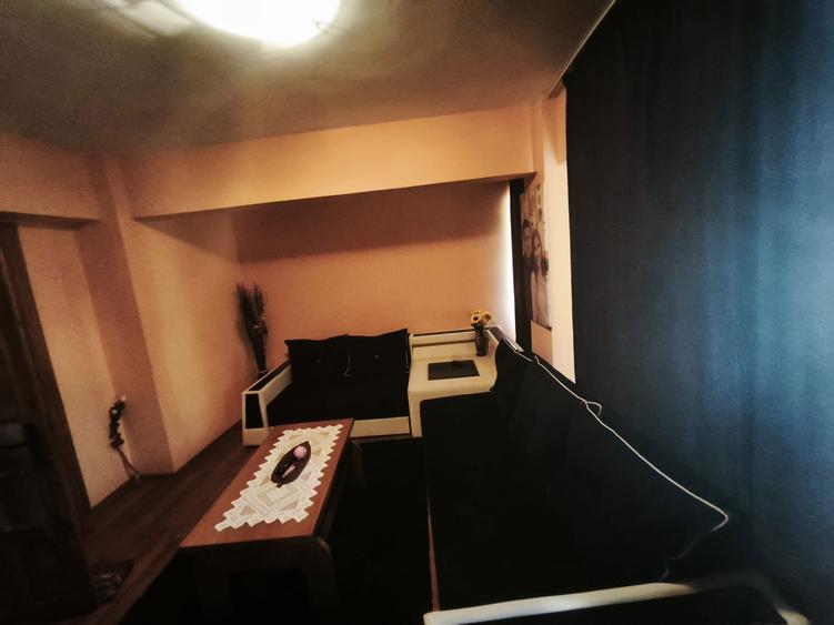 Apartament de vanzare - 4