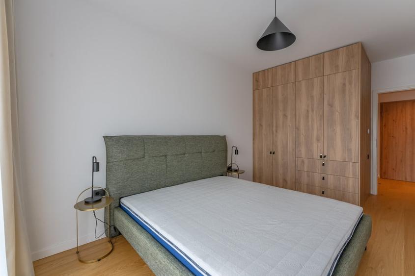 Apartament cu 3 camere decomandat, mobilat în Central