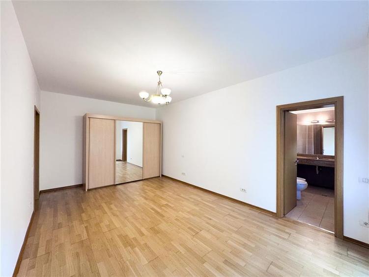 Apartament cu 4 camere decomandat, mobilat în Herăstrău