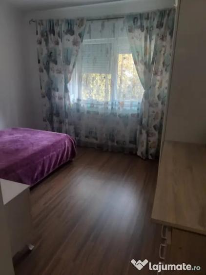 Apartament cu 4 camere decomandat, mobilat în 1 Mai