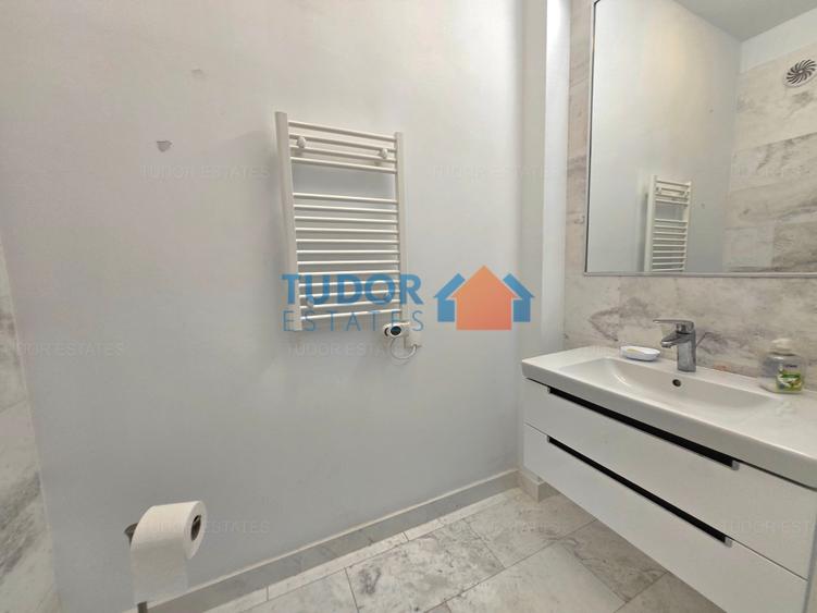 Apartament cu 3 camere semidecomandat în Domenii