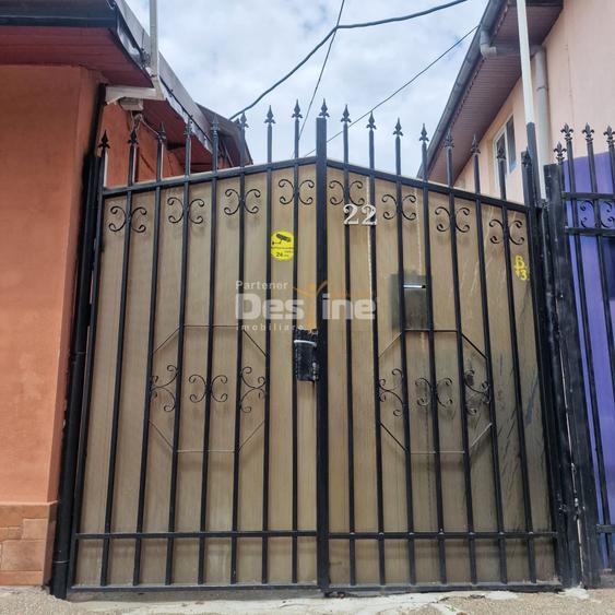 Casă individuală cu 4 camere cu Canalizare în Chitila