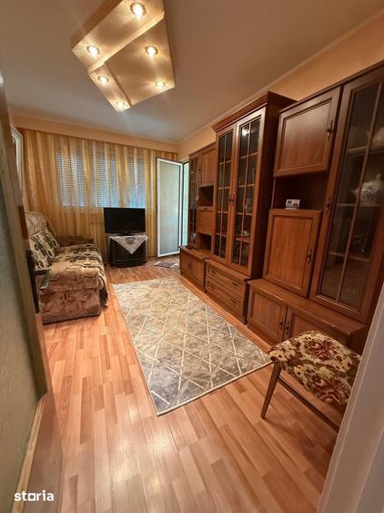 Apartament cu 3 camere în Piața Centrală