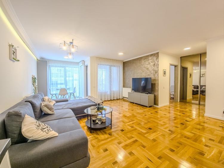 Apartament cu 2 camere semidecomandat, mobilat în Bună Ziua