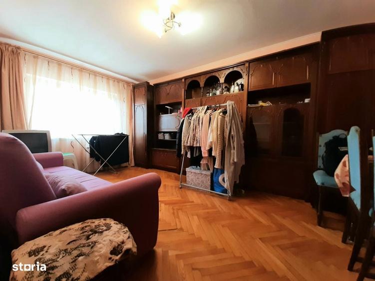 Apartament cu 3 camere decomandat în Micro 17