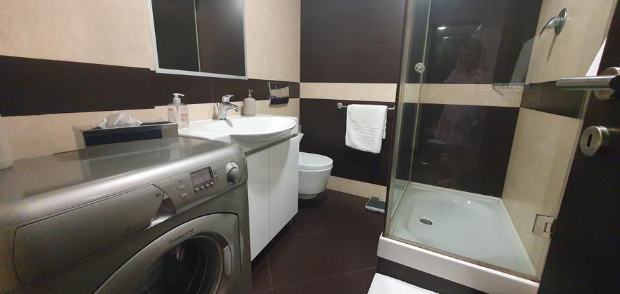 Apartament cu 3 camere decomandat, mobilat în Iancu Nicolae