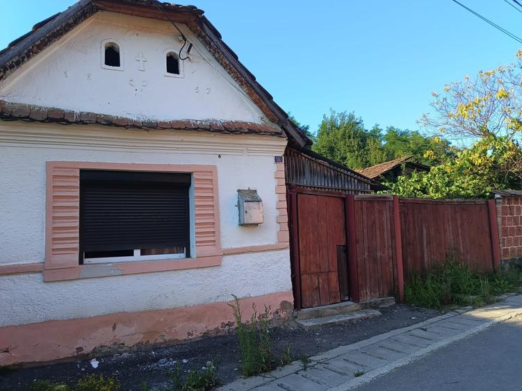 Casă cu 2 camere în Saschiz