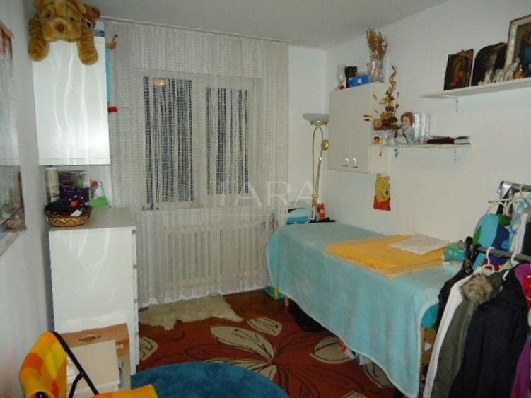 Apartament cu 4 camere semidecomandat, mobilat în Mănăștur