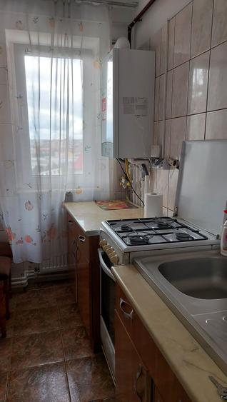 Apartament cu 3 camere semidecomandat în Exterior Vest