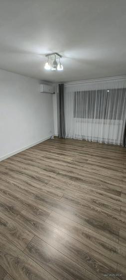 Apartament cu 3 camere decomandat în Micro 3
