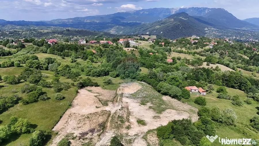 Teren de 1900 mp, în Sohodol