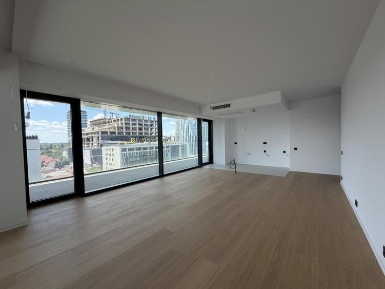 Apartament cu 4 camere decomandat în Floreasca