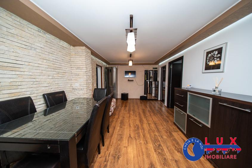 Apartament cu 3 camere decomandat, mobilat în C5