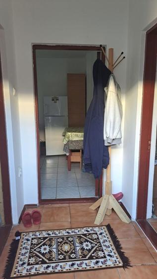 Inchiriez garsoniera 40 mp la curte. - 5