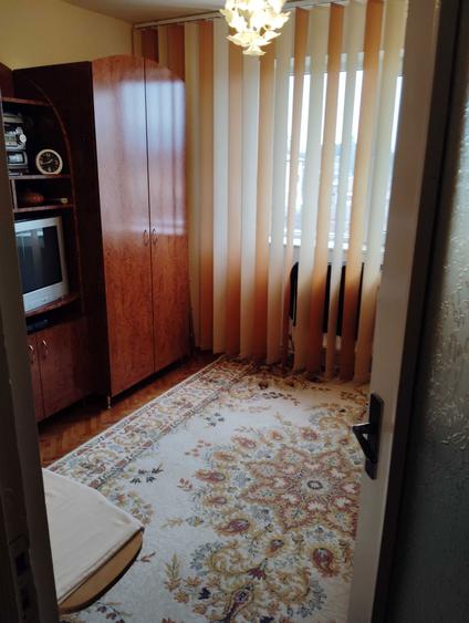 Vanzare apartament cu 3 camere - 1