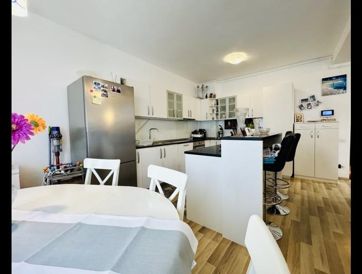 Vila cu 10 camere, curte de 1000 mp, 2 garaje, stradă fără blocuri, Sisești lâng - 3