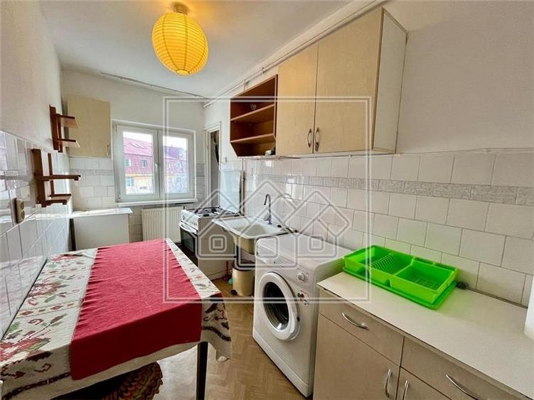 Apartament de vanzare in Sibiu - 2 camere - bloc cu lift - 10