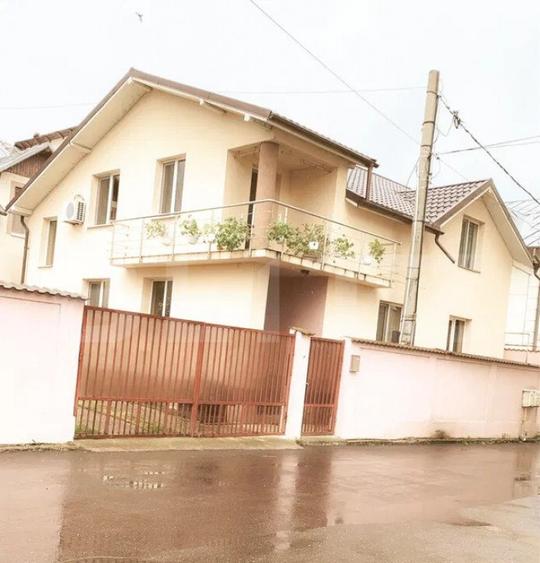 Casa P+1 de vanzare, cu 4 camere, 180 mp, zona Micro 2 - 15