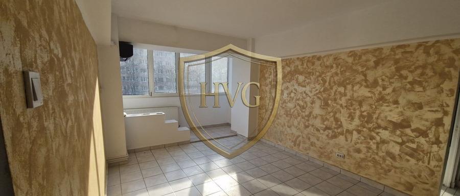 Apartament cu 3 camere | Nemobilat | Proximitate metrou - 1
