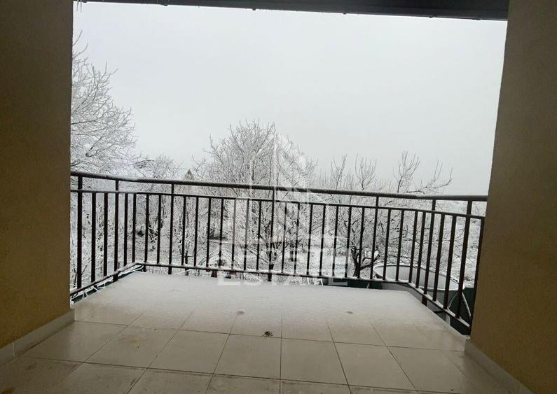 Apartament cu 3 camere, semidecomandat, bloc nou, etajul 1 - 5