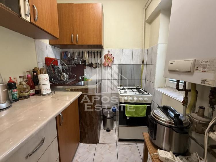 Apartament cu o camera, etajul 3, centrala proprie, zona Buziasului - 3