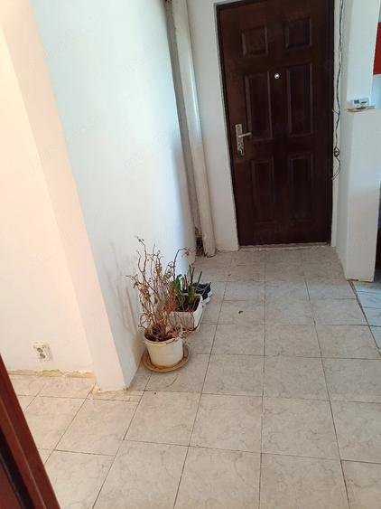 inchiriez apartament cu trei camere - 2