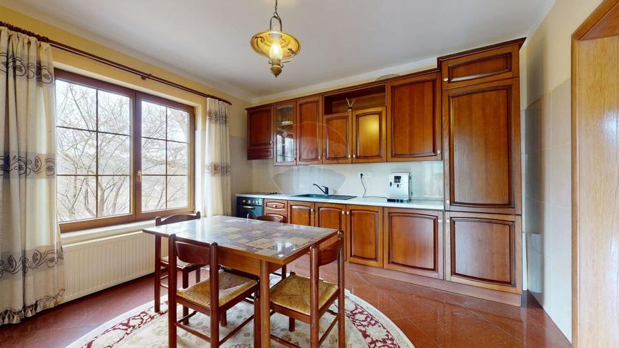 Casă de vânzare Bran Sohodol teren  intravilan 10.331 mp două locuințe - 6