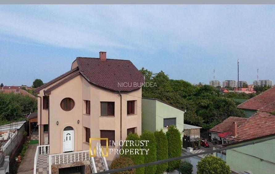 ? VILA DEOSEBITĂ DE VÂNZARE ÎN ARAD - ZONA CENTRALĂ