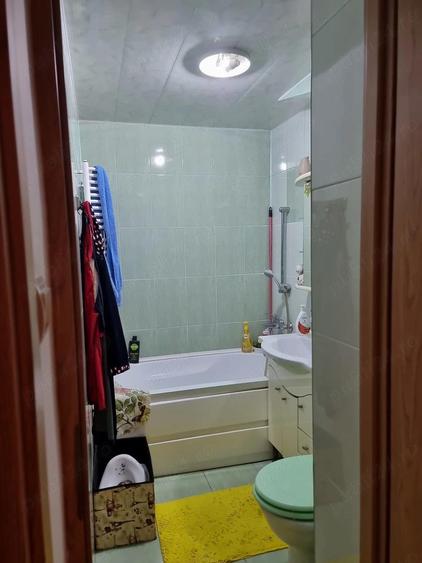 apartament de vanzare ,micro 6,,semidecomandat - 5