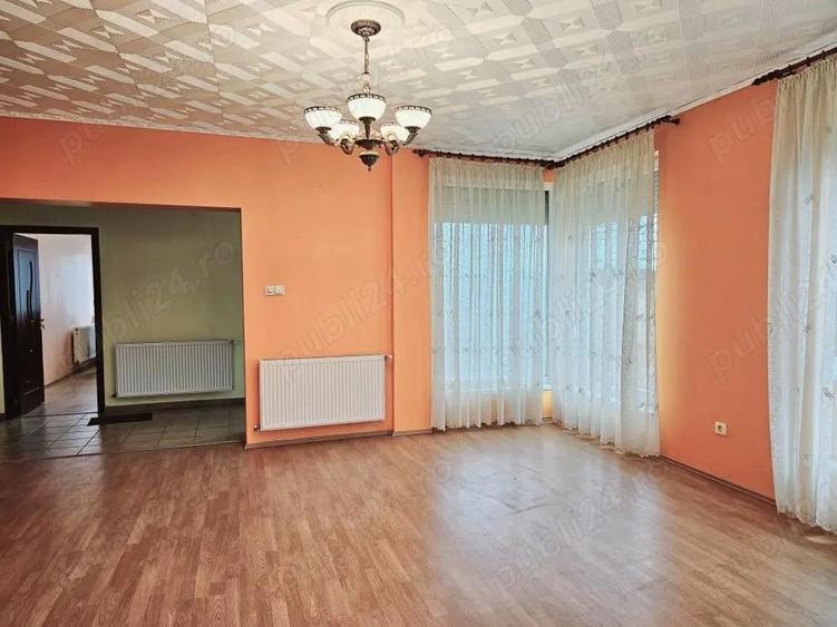 De vanzare casa cu 5 camere in Episcopia ?i teren generos - 4