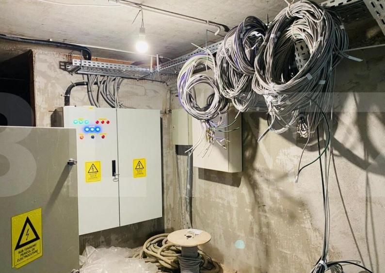 Cladire nou construita, 550 mp, finisaje premium, ideal sedi - 2