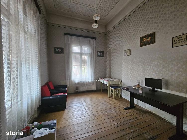 Vand apartament deosebit, la casa, etajul 1, Bulevardul Decebal - 3