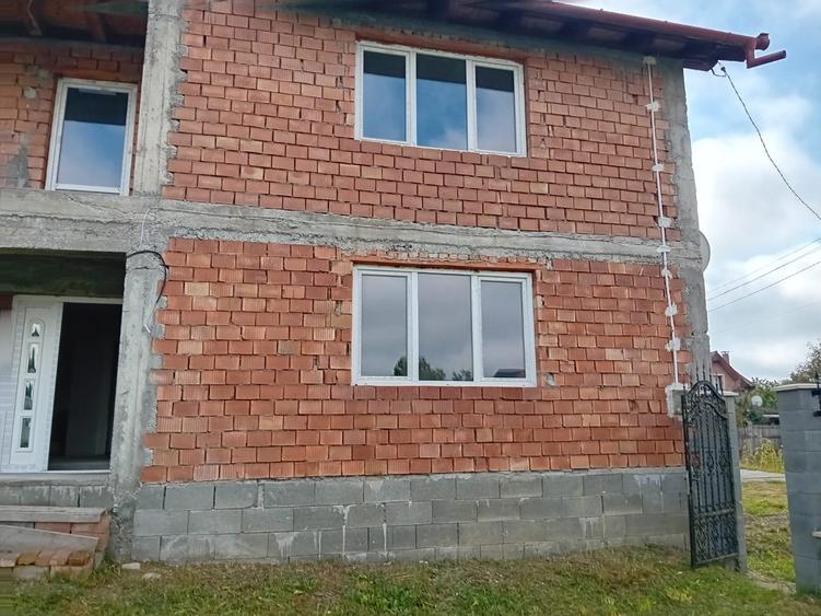 De vanzare casa in rosu cost 2014 pe 2 nivele 2x260mp +mansarda terem 1200mp - 7