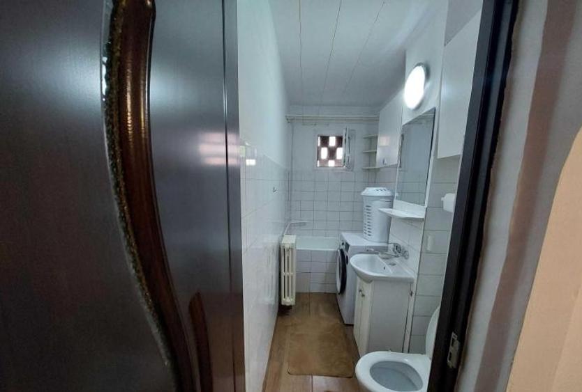 Apartament cu 3 camere, de vanzare, zona Casa de Cultura - 2