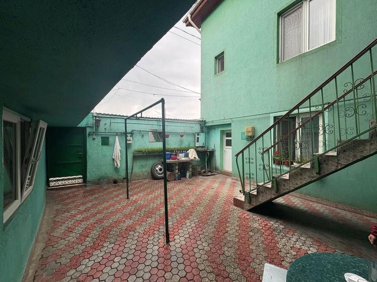 Casa de canzare - 3