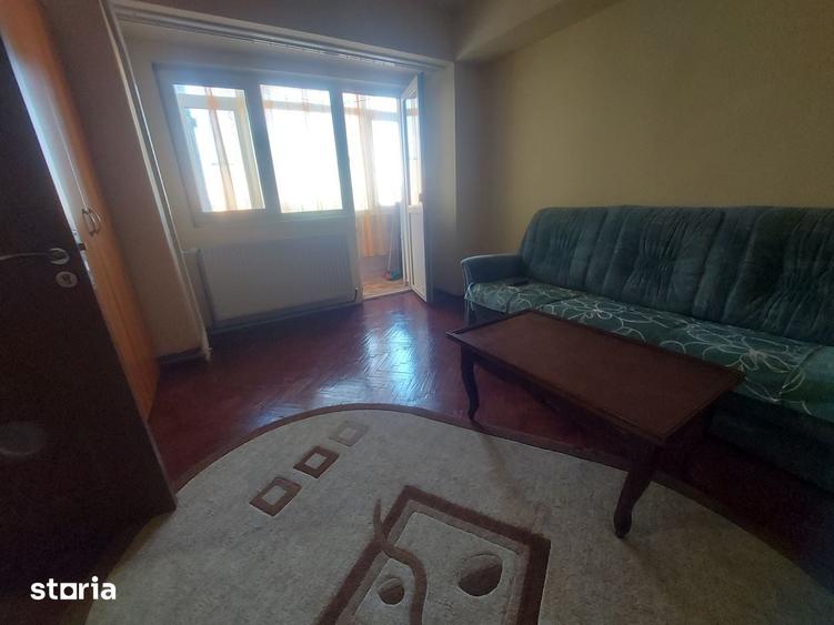 Vanzare apartament 3 camere, zona centrala Targoviste - 1