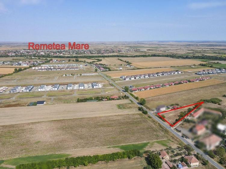 Teren Construcții intravilan de 2492 mp, în Bucovăț (Remetea Mare)
