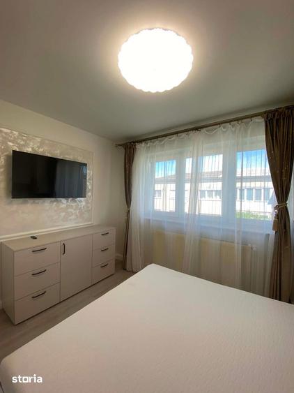 Apartament cu 3 camere semidecomandat în Micro 16