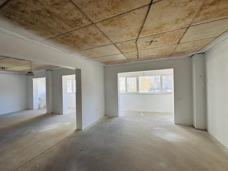 Spatiu comercial 81 mp, etaj 1/8 Tineretului-Chiajna, super vad - 4