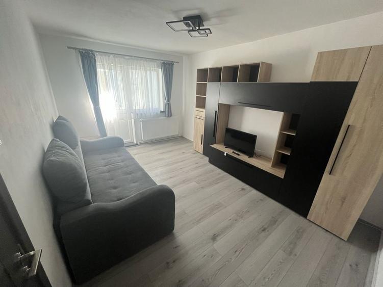 De inchiriat Apartament 2 camere - 1