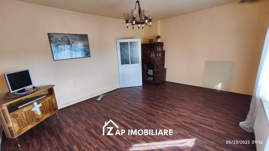 Ap 2 camere 74 mp - cu garaj si curte proprie 300 mp - Budiului - 1