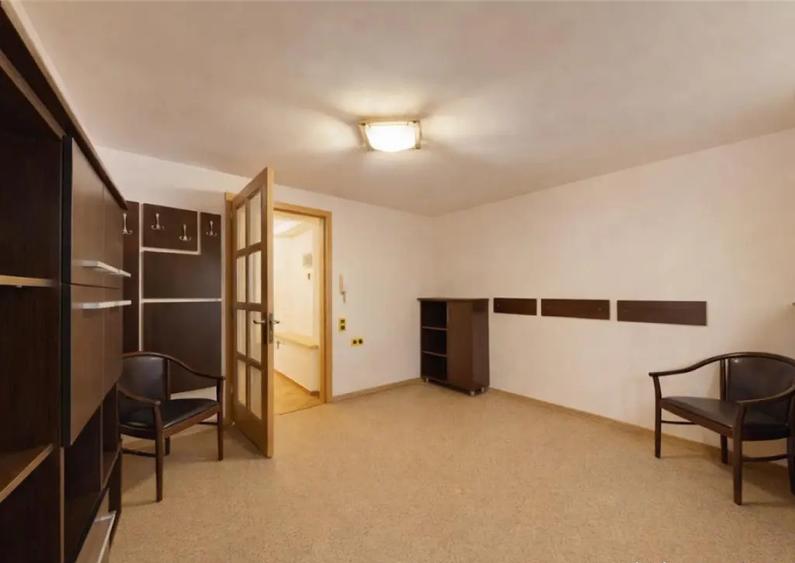 Volum arhitectural remarcabil:Sediu firma, Clinica,Investiti - 8