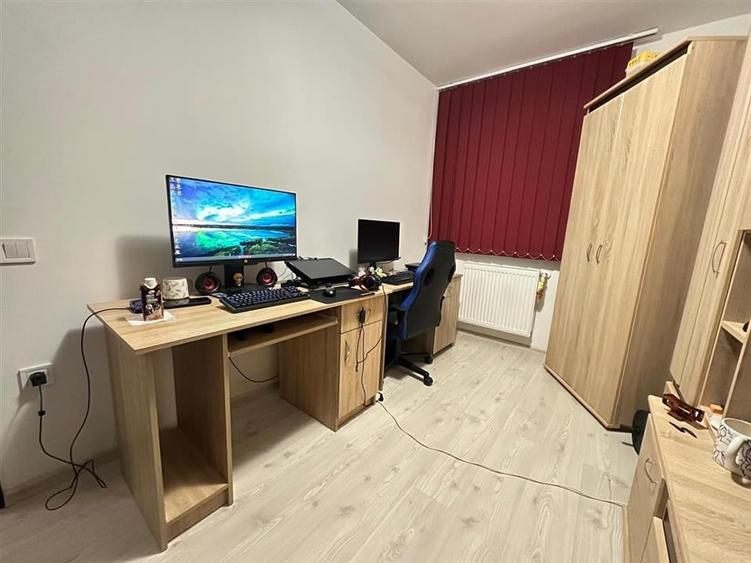 Apartament 3 camere balcon loc de parcare zona Lazaret - 3